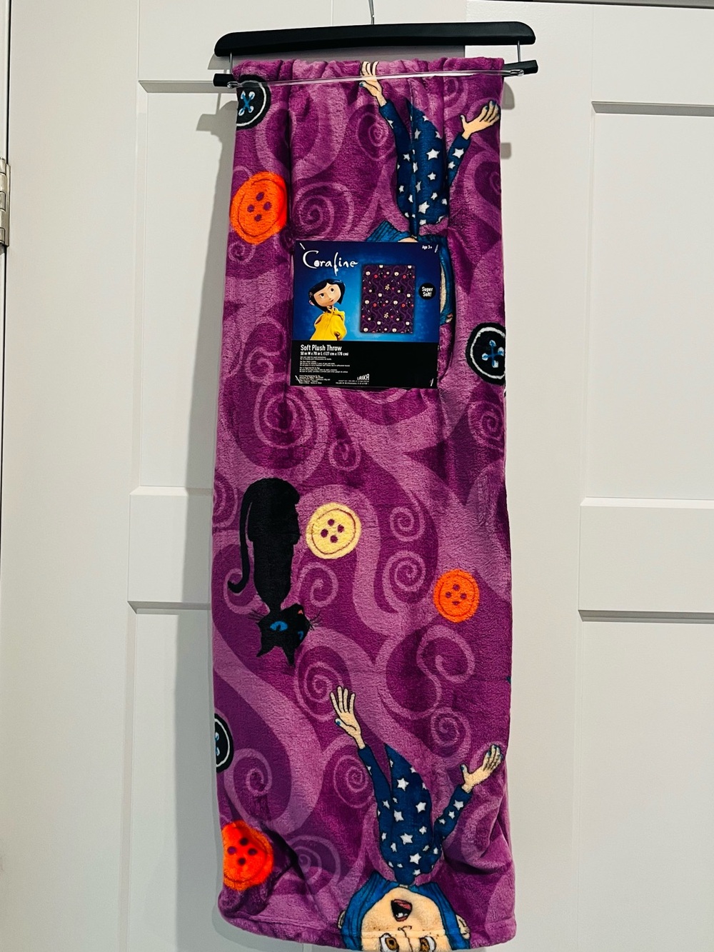 NWT viral sold out  Halloween Coraline
Buttons Throw
Blanket 50 × 70